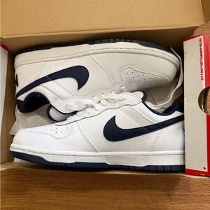 Nike Men's White and Navy Sneakers
